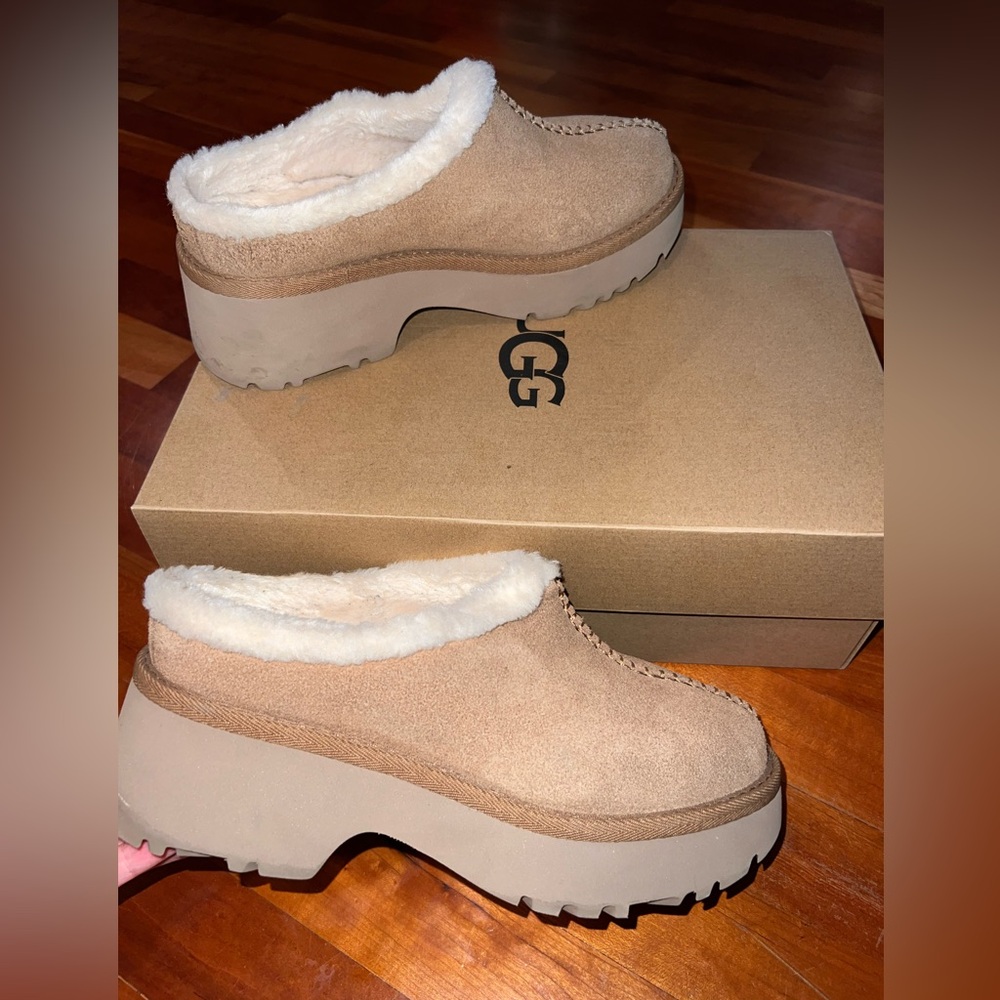 UGG New Heights Cozy Clog in Chestnut